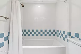 3187 E Berridge Ln, Phoenix, AZ 85016 - Photo 24