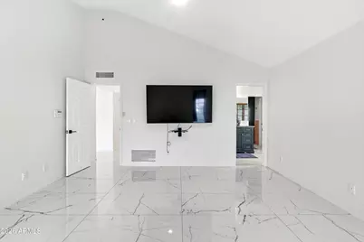 3187 E Berridge Lane, Phoenix, AZ 85016 - Photo 8