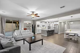 2916 W Brilliant Sky Dr, Phoenix, AZ 85085 - Photo 10