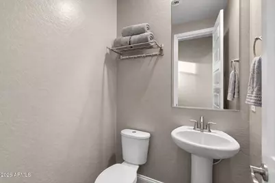 2916 W Brilliant Sky Drive, Phoenix, AZ 85085 - Photo 18