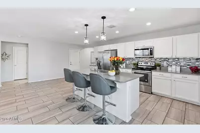 11679 N 165th Lane, Surprise, AZ 85388 - Photo 10