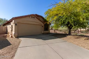 4607 E Abraham Ln, Phoenix, AZ 85050 - Photo 1