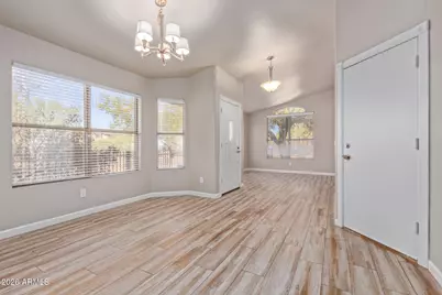 4607 E Abraham Lane, Phoenix, AZ 85050 - Photo 4