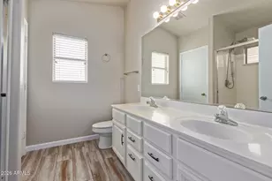 4607 E Abraham Ln, Phoenix, AZ 85050 - Photo 10