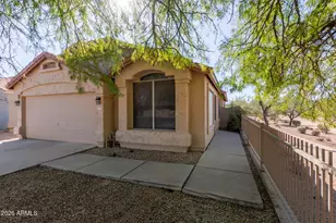4607 E Abraham Ln, Phoenix, AZ 85050 - Photo 2