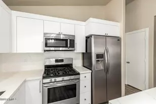 4607 E Abraham Ln, Phoenix, AZ 85050 - Photo 10