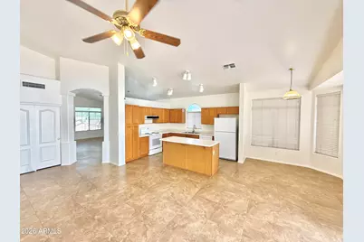 13896 W Wilshire Drive, Goodyear, AZ 85395 - Photo 6