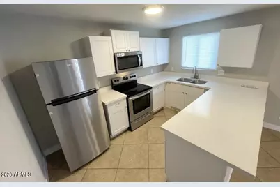 4512 N 81st Drive, Phoenix, AZ 85033 - Photo 4