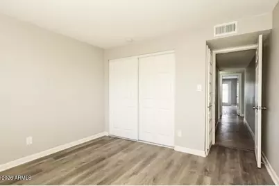 4512 N 81st Drive, Phoenix, AZ 85033 - Photo 6