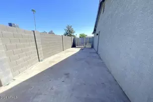 4512 N 81st Dr, Phoenix, AZ 85033 - Photo 8