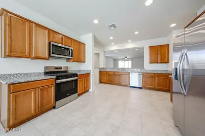 7134 W Bent Tree Drive, Peoria, AZ 85383 - Photo 2