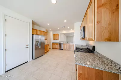 7106 W Hedge Hog Place, Peoria, AZ 85383 - Photo 2