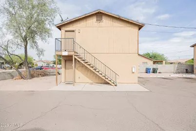 2443 E Mobile Lane #Apt 201, Phoenix, AZ 85040 - Photo 2