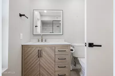 10407 N 10th Place #1, Phoenix, AZ 85020 - Photo 18