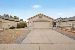 3035 W Covey Ln, Phoenix, AZ 85027 - Photo 2