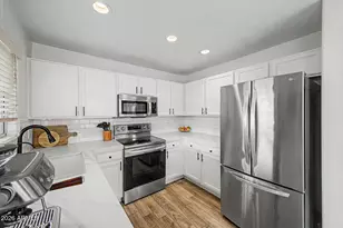3035 W Covey Ln, Phoenix, AZ 85027 - Photo 14