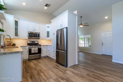 3226 E Wahalla Lane, Phoenix, AZ 85050 - Photo 10