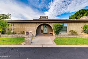 1106 E Wagon Wheel Dr, Phoenix, AZ 85020 - Photo 1