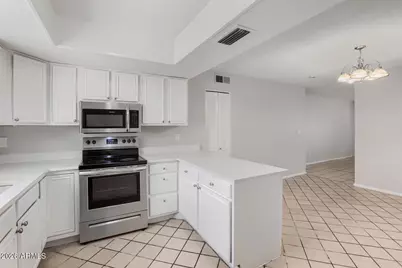 5515 N 72nd Avenue, Glendale, AZ 85303 - Photo 8