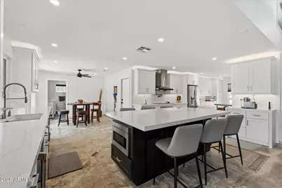 10521 E Wethersfield Road, Scottsdale, AZ 85259 - Photo 6