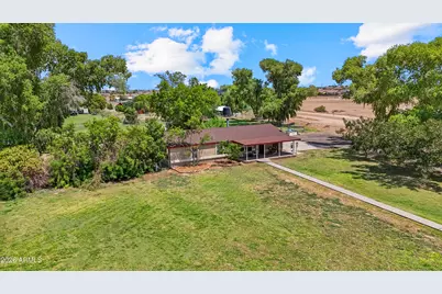 18004 W Yuma Road, Goodyear, AZ 85338 - Photo 4