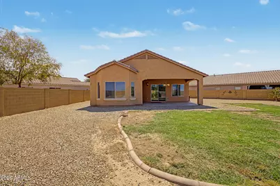 17922 W Lawrence Lane W, Waddell, AZ 85355 - Photo 12