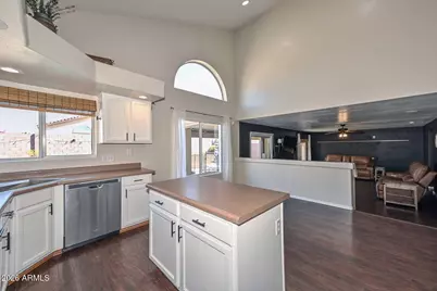 15872 W Calavar Road, Surprise, AZ 85379 - Photo 16