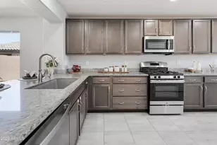 18424 W Getty Dr, Goodyear, AZ 85338 - Photo 10