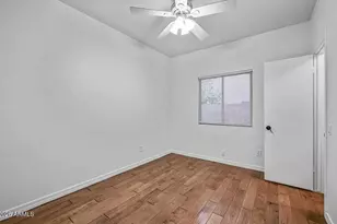 3222 E Wickieup Ln, Phoenix, AZ 85050 - Photo 30