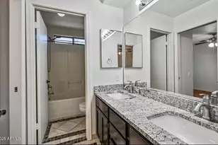 3222 E Wickieup Ln, Phoenix, AZ 85050 - Photo 16