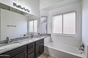 3222 E Wickieup Ln, Phoenix, AZ 85050 - Photo 18