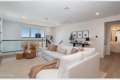 2121 W Sonoran Desert Drive #8, Phoenix, AZ 85085 - Photo 2