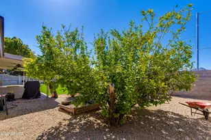 2801 E Mercer Ln, Phoenix, AZ 85028 - Photo 40