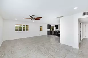 2801 E Mercer Ln, Phoenix, AZ 85028 - Photo 16