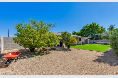 2801 E Mercer Lane, Phoenix, AZ 85028 - Photo 32