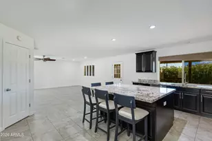 2801 E Mercer Ln, Phoenix, AZ 85028 - Photo 8