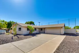 2801 E Mercer Ln, Phoenix, AZ 85028 - Photo 2