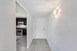 2801 E Mercer Ln, Phoenix, AZ 85028 - Photo 14