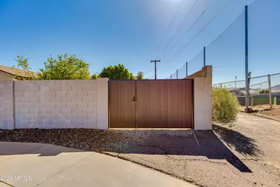 2801 E Mercer Lane, Phoenix, AZ 85028 - Photo 38