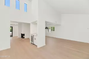 8030 E VÃ­a Sierra Dr, Scottsdale, AZ 85258 - Photo 2