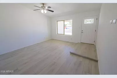 607 W Los Lagos Vista Avenue, Mesa, AZ 85210 - Photo 2