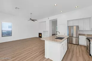 21843 N 51st St, Phoenix, AZ 85054 - Photo 16