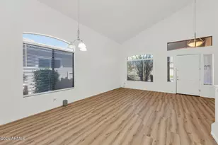 21843 N 51st St, Phoenix, AZ 85054 - Photo 8