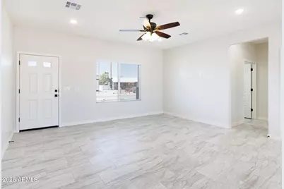 16011 S Hilo Circle, Arizona City, AZ 85123 - Photo 8