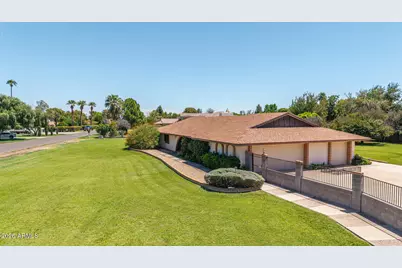 9239 W Marshall Avenue, Glendale, AZ 85305 - Photo 2