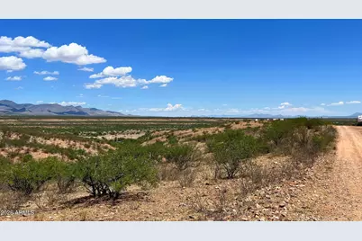 3Xx W Lonely Dove Pl -- #11, Huachuca City, AZ 85616 - Photo 16