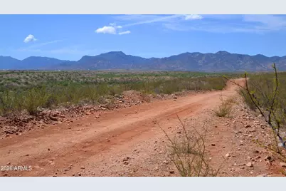 3Xx W Lonely Dove Pl -- #11, Huachuca City, AZ 85616 - Photo 4