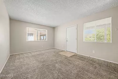 737 W 1st Avenue #Apt 201, Mesa, AZ 85210 - Photo 2