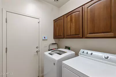 17401 W Holland Lane, Surprise, AZ 85388 - Photo 10