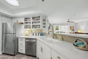 5104 N 32nd St, Phoenix, AZ 85018 - Photo 2